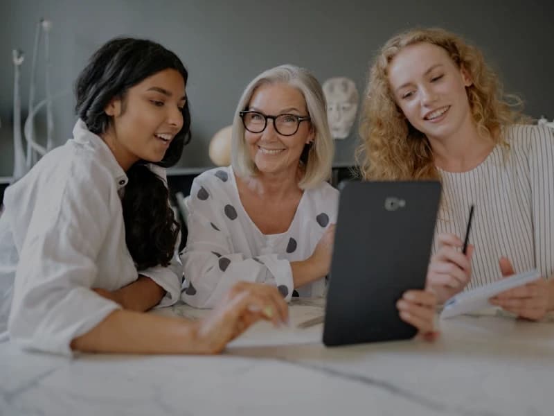 Intergénérationnel en entreprise : un levier stratégique de recrutement et de performance RH